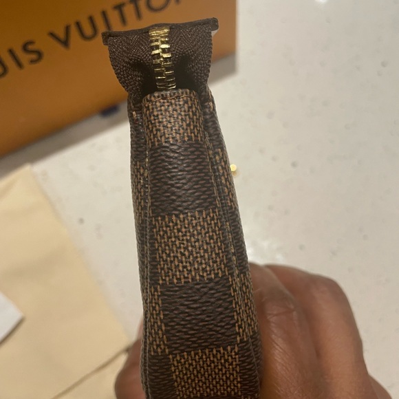 Mini pochette in Damier Ebene - Picture 8 of 9